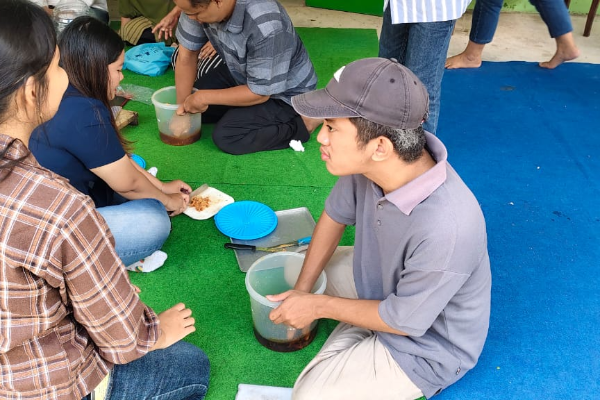 Melarutkan Gula